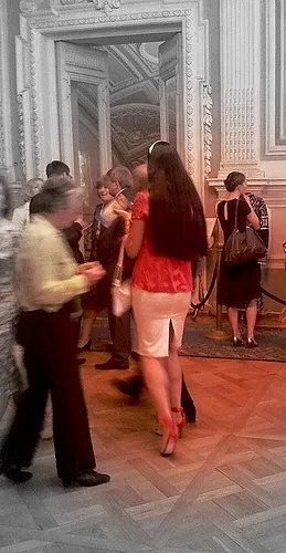 Jeune fille russe en tenue d