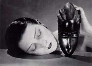 Photographie noir et blanc de Man Ray, portrait feminin