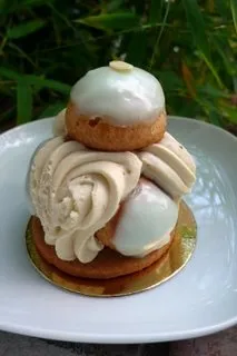 Saint-Honore de Claire Damon, patisserie Des Gateaux et du Pain Paris