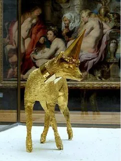 Installation de Jan Fabre au Musee du Louvre, armure desarticulee