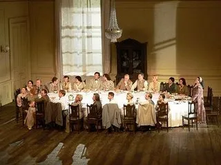 Eugene Oneguine au Bolchoi - scene du salon chez les Larine, mise en scene Tcherniakov