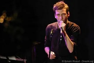Alex Beaupain en concert : Les Chansons d'Amour en live